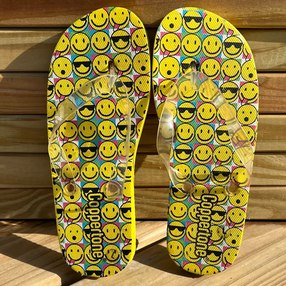 - Coppertone Smiley Face Flip-Flops SZ L! EUC!